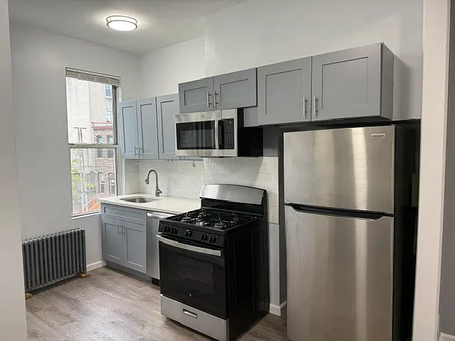 857 Woodward Ave #2R