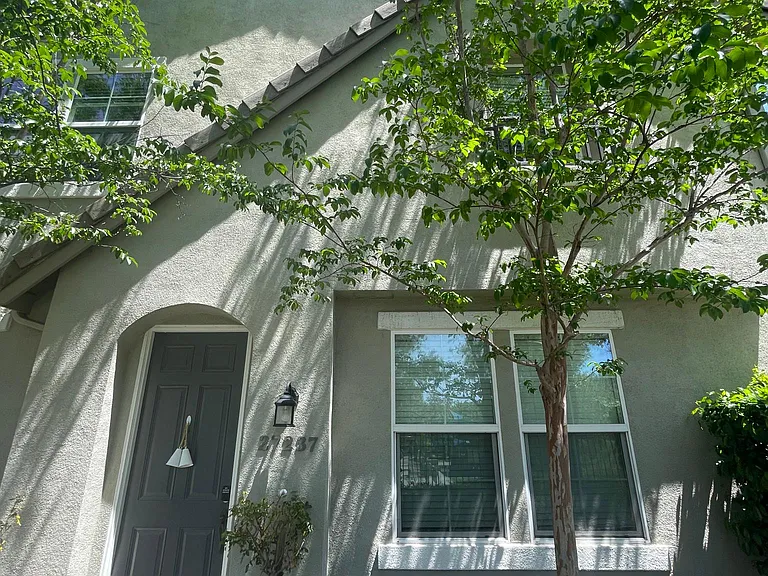 27237 Riverview Ln — Photo 2