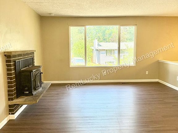 3rd image of 2525 S 302nd Pl