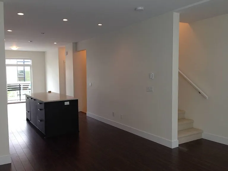 9989 Barnston Dr E — Photo 5