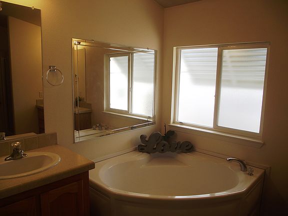 5th image of 1001 S Hale Ave Space 86