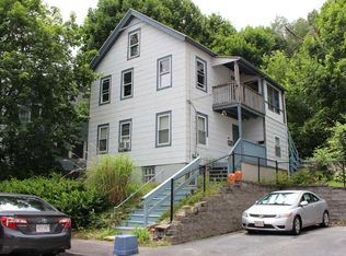 8 Oswald St, Worcester, MA 01607