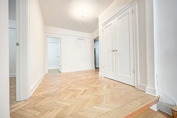 Rented by Urbane Brokerage | media 19