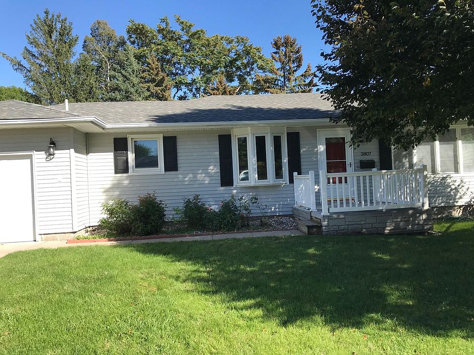 1st image of 3807 Linden Dr