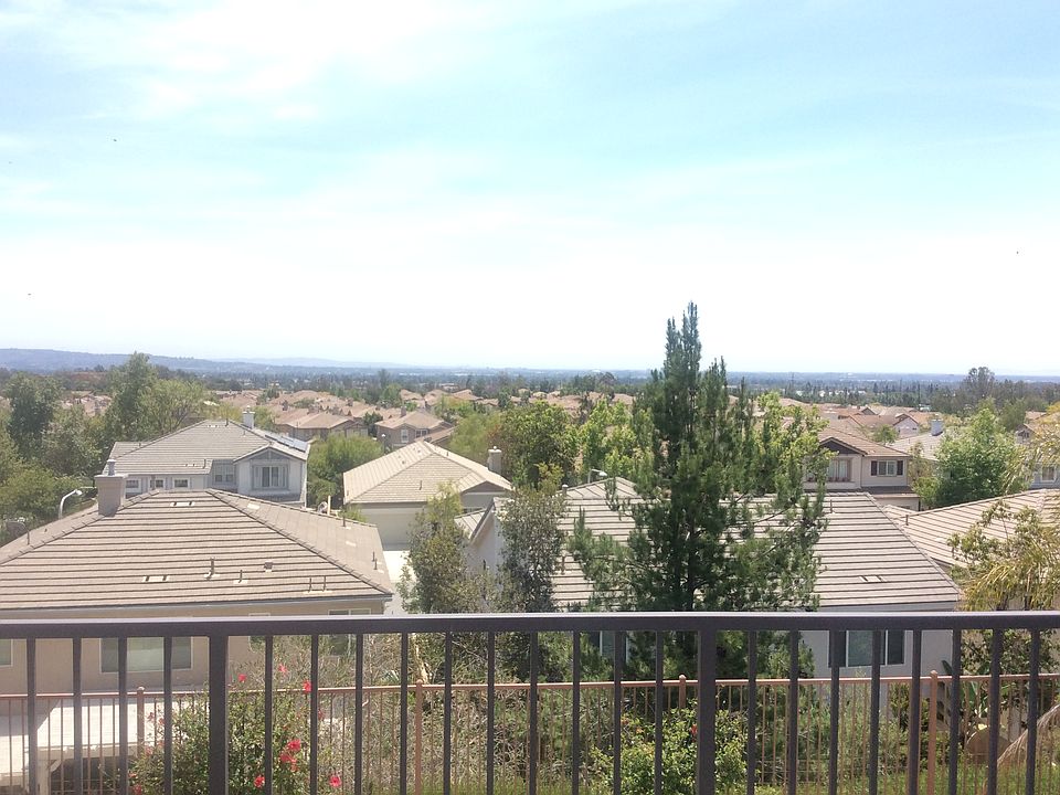 2nd image of 3673 Skylark Way