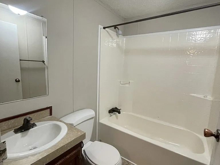 Oakridge Estates — Photo 17