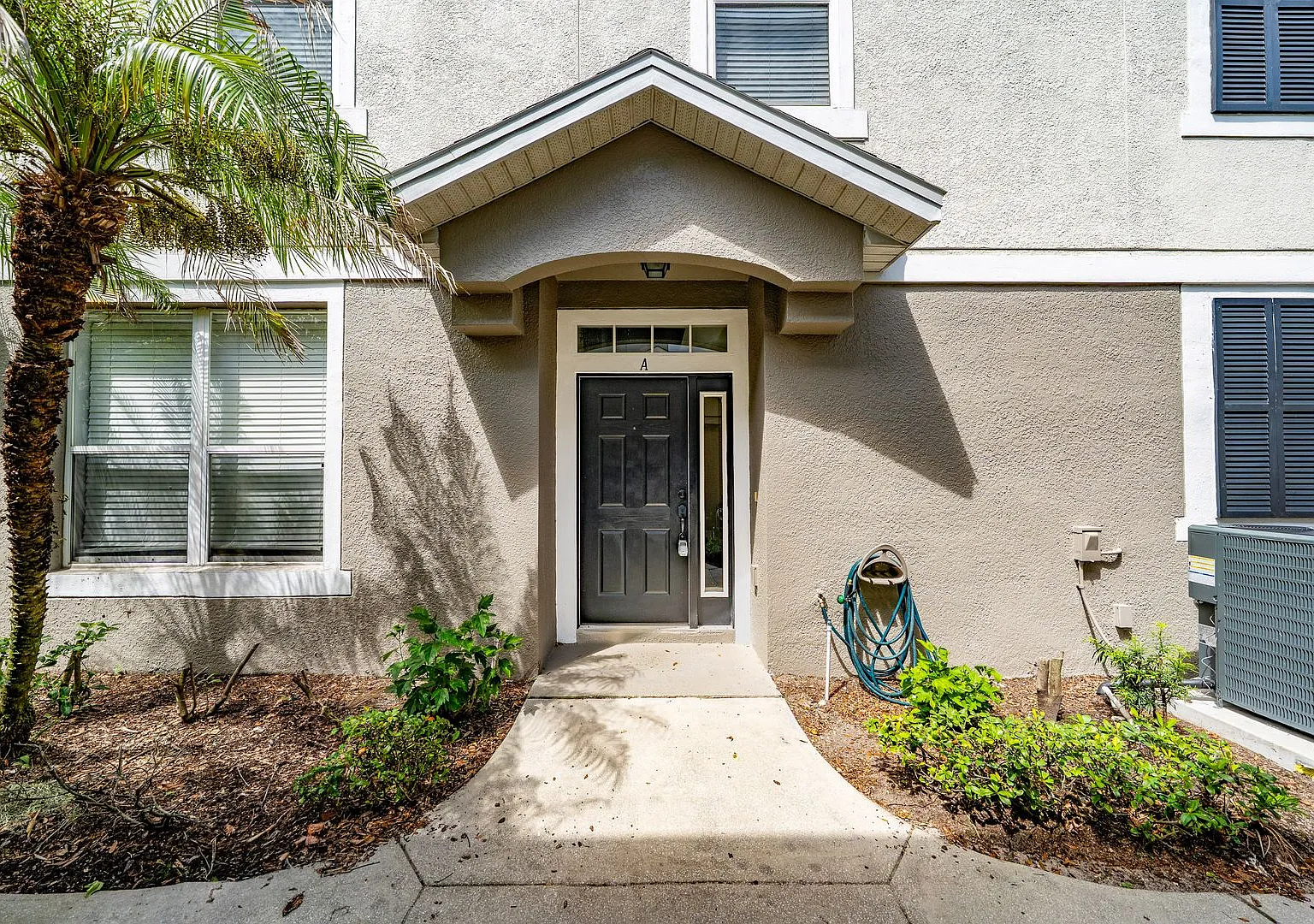 Beautiful 2-Bedroom Townhome in Carter Glen Community — Photo 3