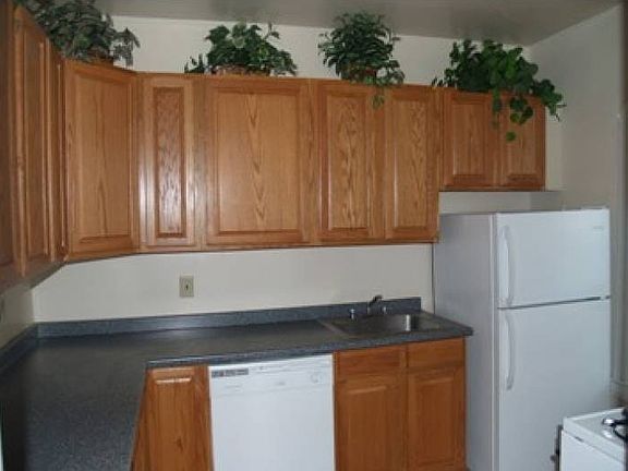 3rd image of 15325 Lake Ave APT 201