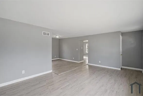 3 bed, 1125 sqft, $1,400 — Photo 4