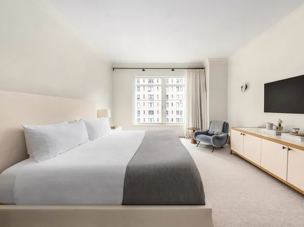 515 Park Avenue image 7 of 14