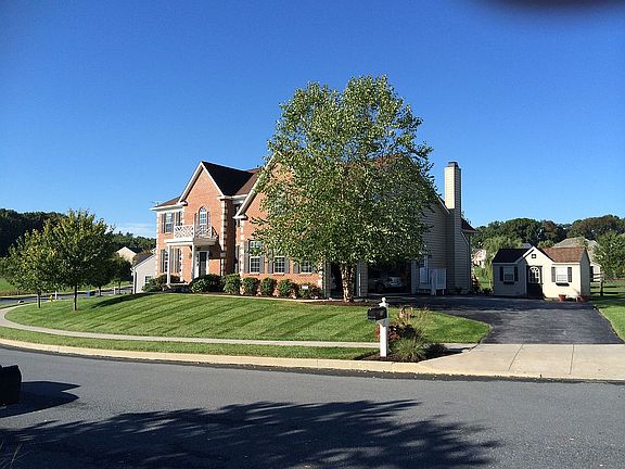 4th image of 36 Wick Dr