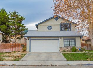 552 E Jenner St, Lancaster, CA 93535