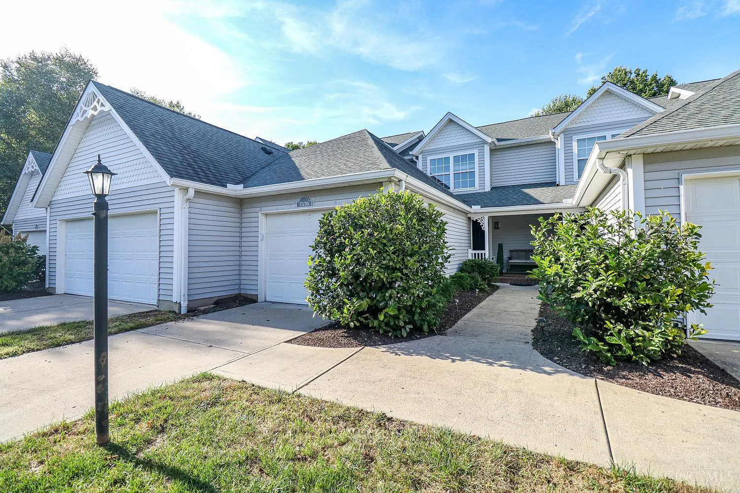 2 bed, 2.5 bath, $2,200 — Photo 1