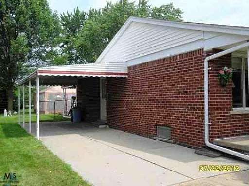 2nd image of 21535 Grossedale St
