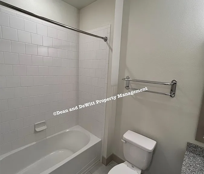 New Luxury Rentals In The Heart of Largo — Photo 15