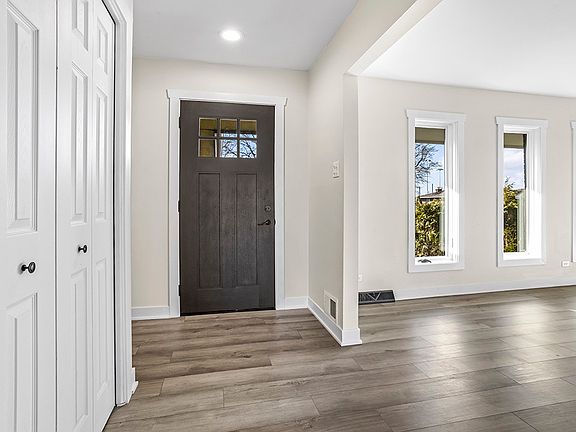 2nd image of 16027 91st Ave