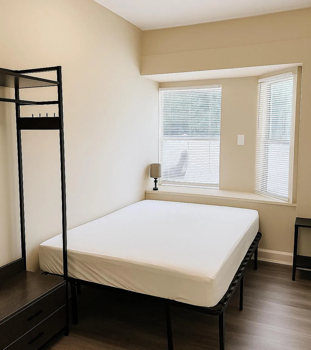 4 bed, 3.0 bath, $754 — Photo 1