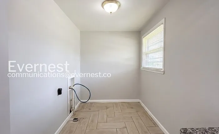 3250 Cloverwood Dr — Photo 17