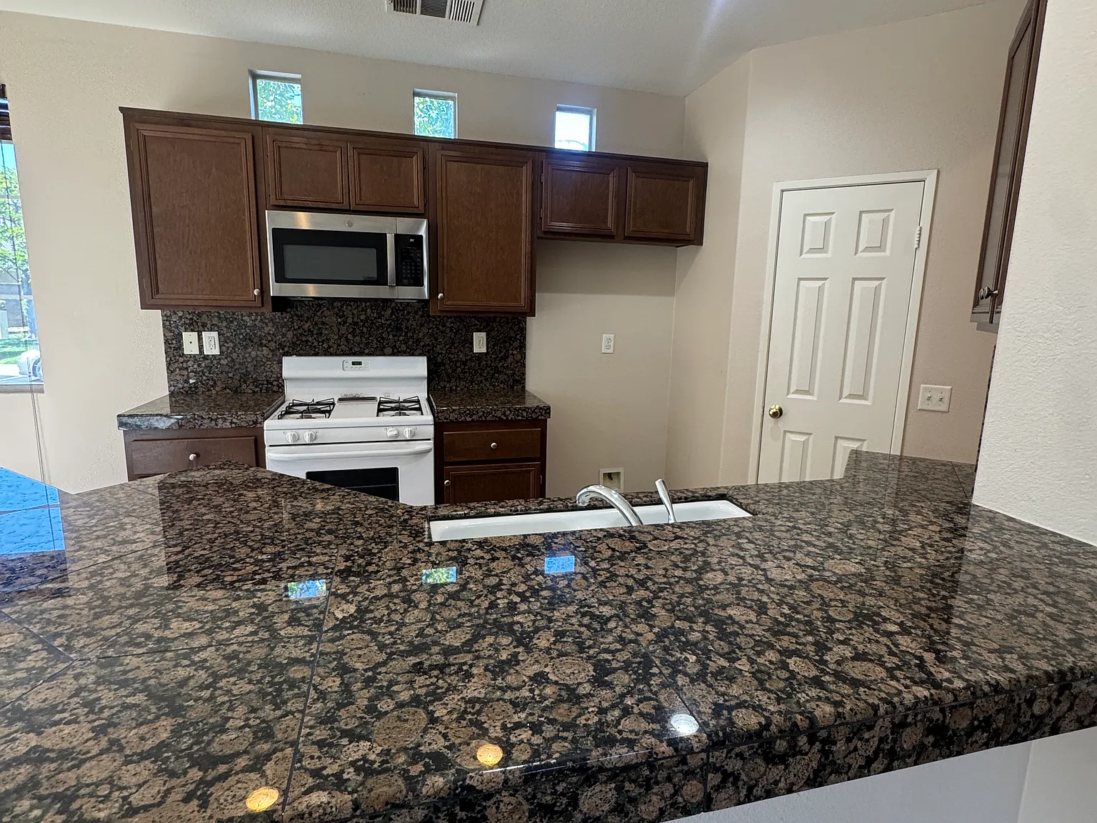 4440 Watermoor Dr — Photo 4