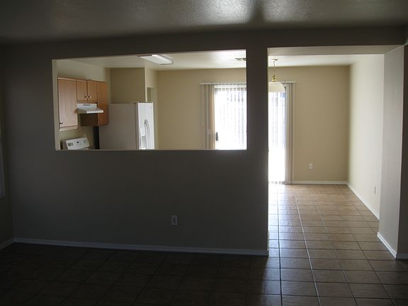 4th image of 11823 W Columbine Dr