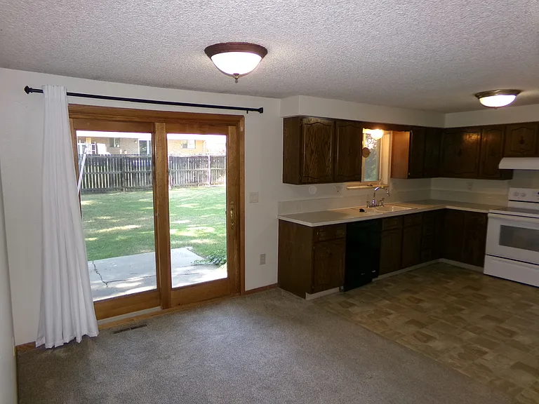 928 Silver Leaf Pl — Photo 8