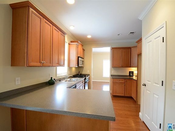 4th image of 172 Castlehill Dr