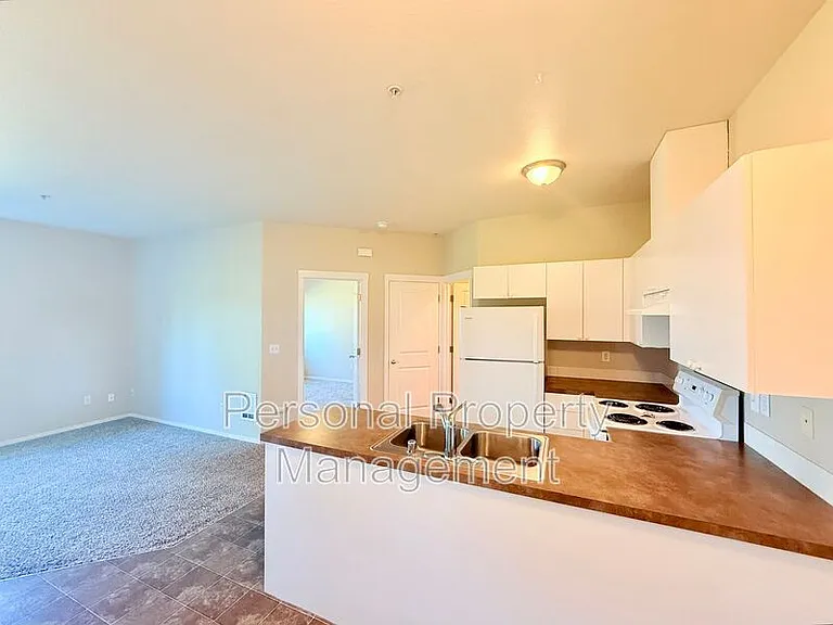 116 S Main Ave — Photo 14