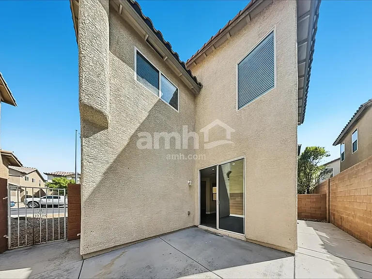 29 Belden Ave — Photo 16