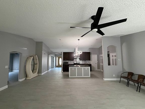 3rd image of 1743 Laramie Cir