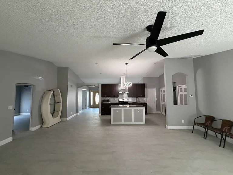 1743 Laramie Cir — Photo 3