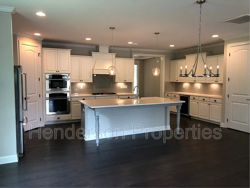 Vermillion — Photo 3