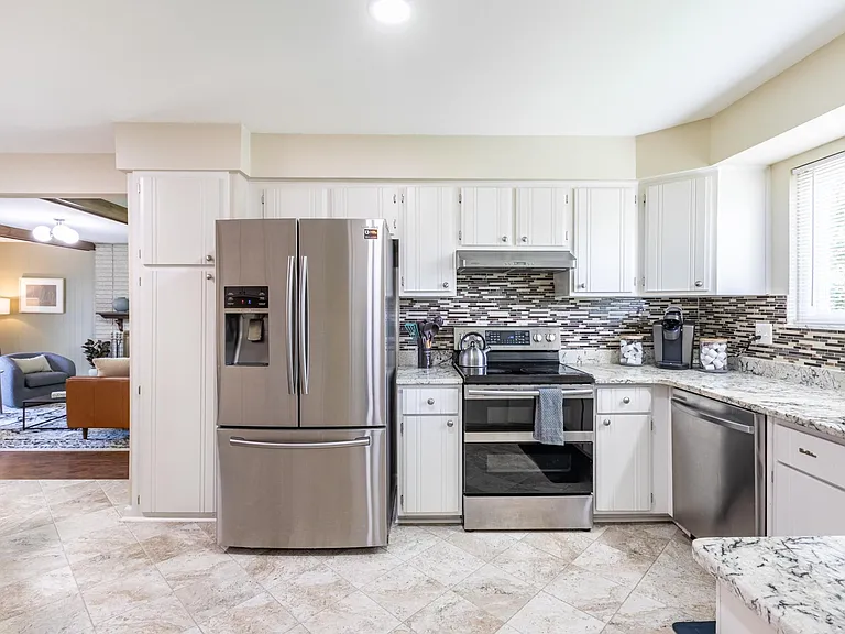 5038 Dayton Dr — Photo 12
