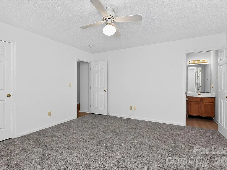 3411 Pondridge Ct — Photo 26