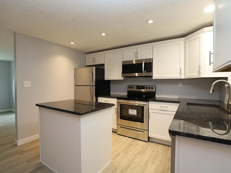 1232 E Henry Clay Ave — Photo 8
