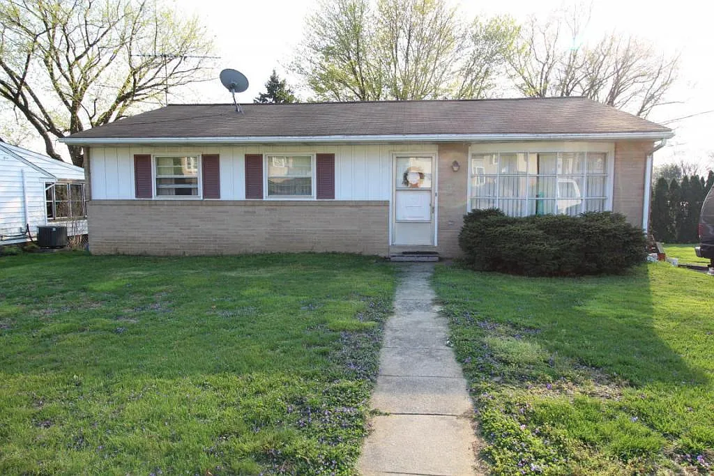 238 Whittier Ln photo 1