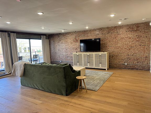 4th image of 213 W Main St #4