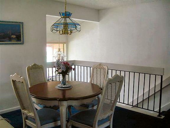 4th image of 6 Hembury Ln