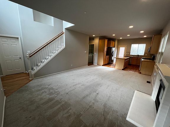 4th image of 10761 221st Ln NE #15