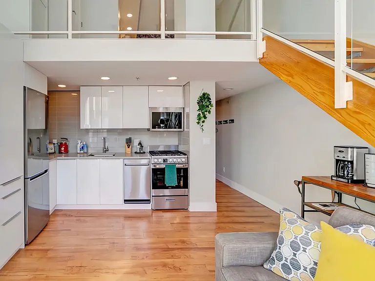 933 Seymour St #1106 — Photo 3