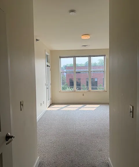NEW carpet not shown in photos!