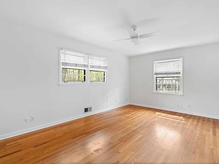 274 Land O Lakes Ct NE — Photo 23