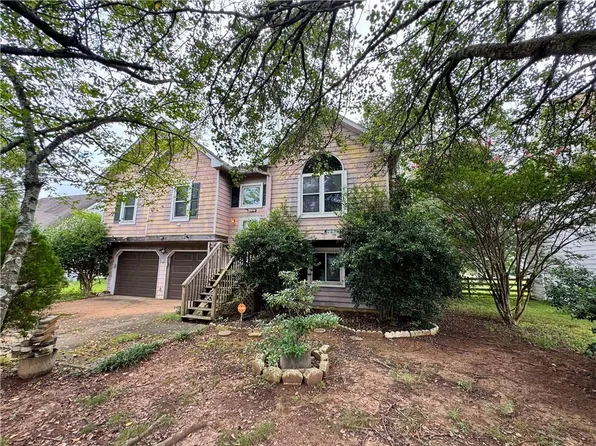 108 Thornwood Dr, Cartersville, GA 30121