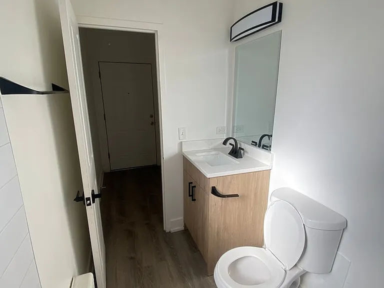 Granville Apartments — Photo 26