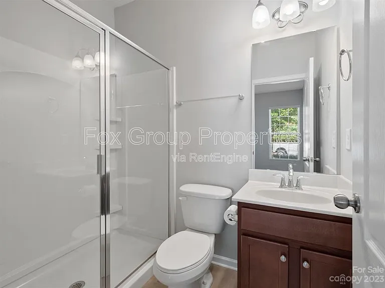 19036 Lake Breeze Dr — Photo 11