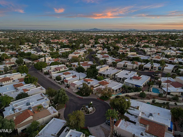 4611 E Desert Dr — Photo 50