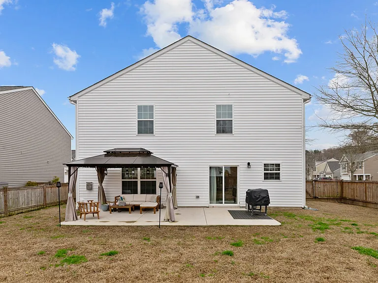 301 Ginger Dr — Photo 43