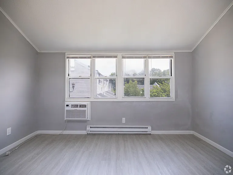 Cortlandt Living — Photo 26