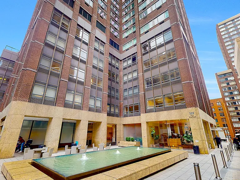 322 W 57th St #35V — Photo 22