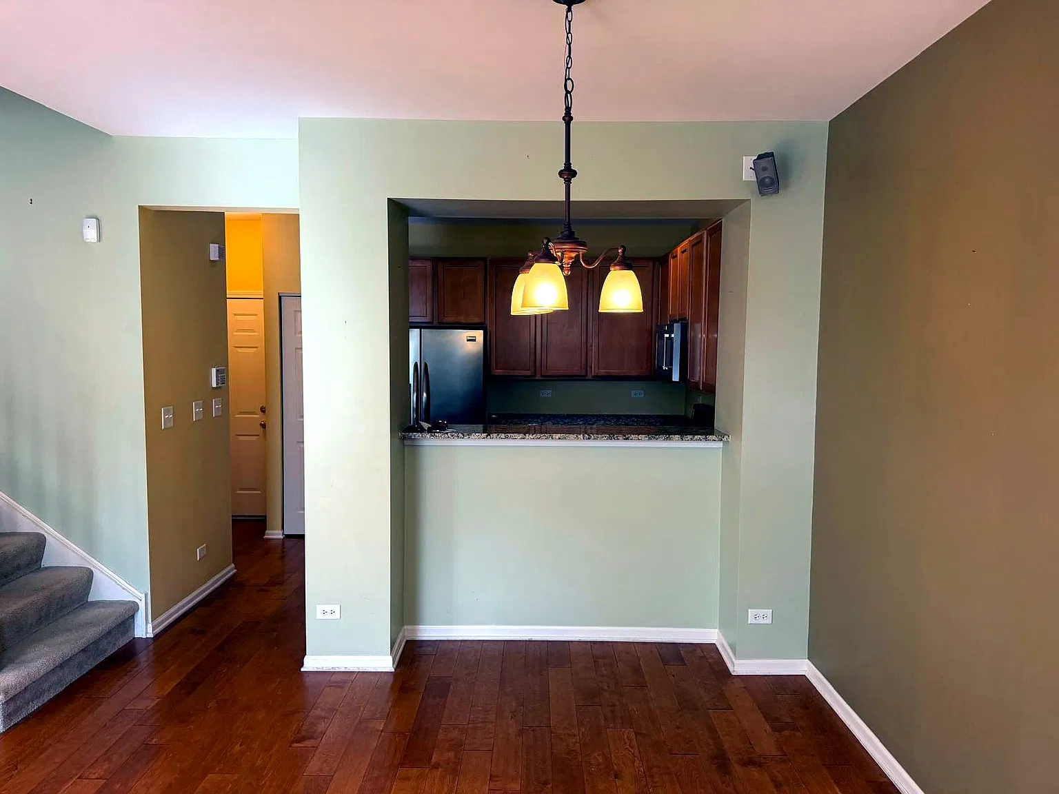 3 bed, 2.5 bath, 1532 sqft, $2,700 — Photo 3