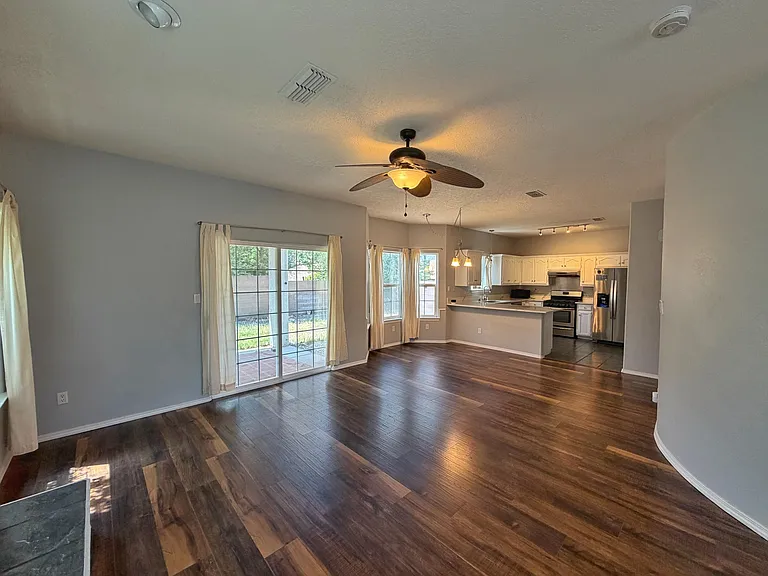 7300 Tricia Rd NE — Photo 4